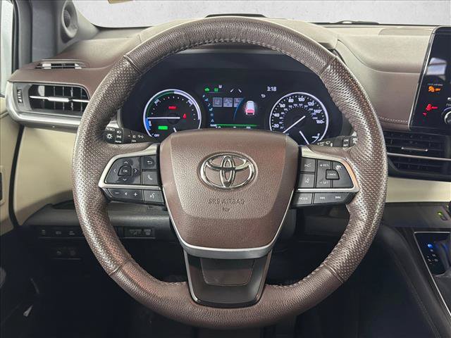 Used 2022 Toyota Sienna Platinum FWD image 25