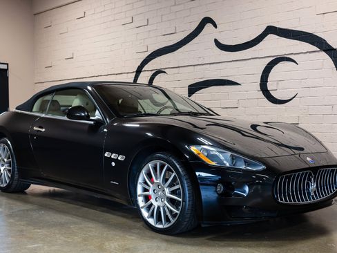 Used 2014 Maserati GranTurismo Convertible image 20