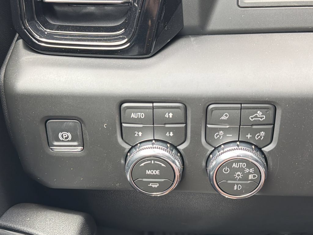 New 2026 GMC Sierra 2500 AT4 w/ LPO, Black Badging Package AWD/4WD image 11