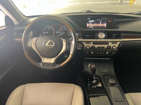 Used 2015 Lexus ES 350 w/ Premium Package FWD image 11