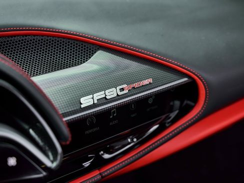 Used 2022 Ferrari SF90 Spider image 67