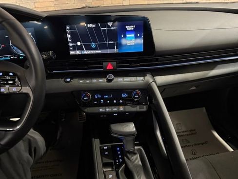 New 2025 Hyundai Elantra SEL image 20
