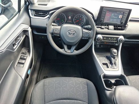 Used 2021 Toyota RAV4 XLE AWD/4WD image 11