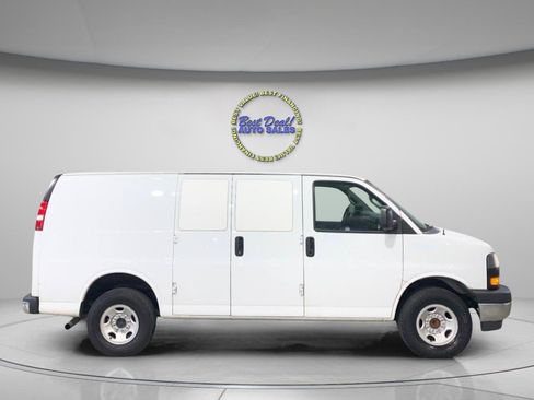 Used 2021 Chevrolet Express 2500 w/ Driver Convenience Package RWD image 6