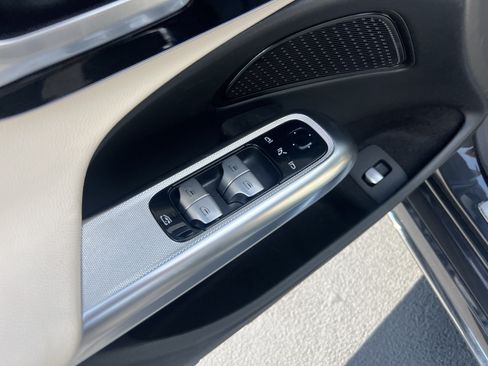 Used 2026 Mercedes-Benz E 350 4MATIC Sedan image 14