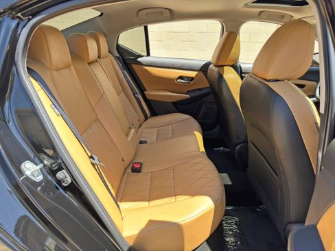 Used 2023 Nissan Sentra SV w/ SV Premium Package image 35