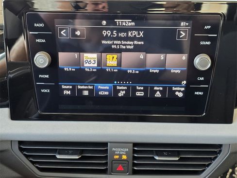 New 2025 Volkswagen Jetta SE image 12