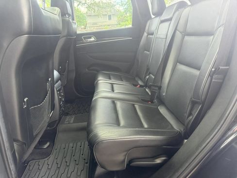 Used 2014 Jeep Grand Cherokee Overland w/ Advanced Technology Group AWD/4WD image 9
