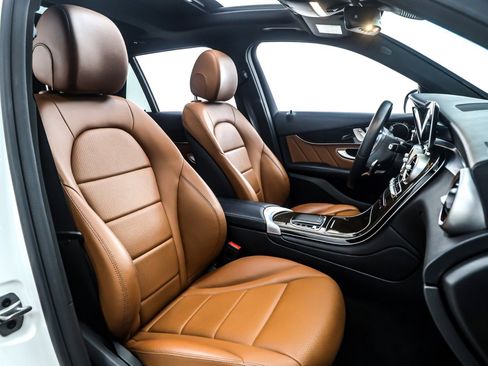 Used 2022 Mercedes-Benz GLC 300 image 7