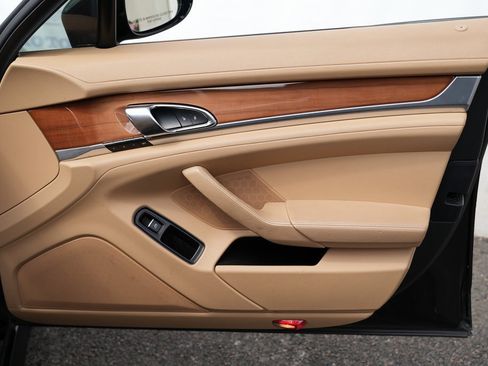 Used 2013 Porsche Panamera image 33