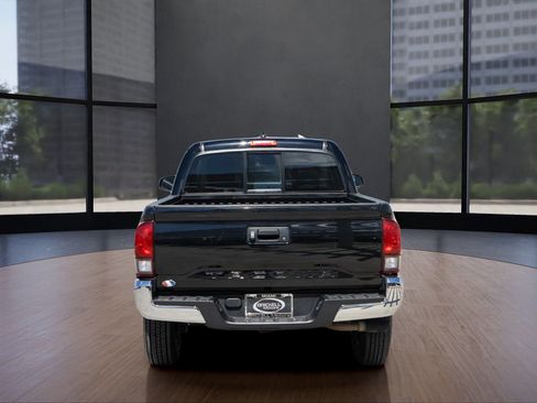 Used 2022 Toyota Tacoma SR5 image 3