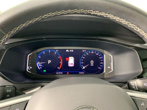 Used 2022 Volkswagen Taos SEL w/ Panoramic Sunroof Package FWD image 22