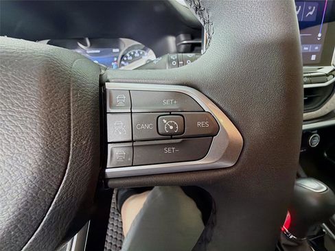 Used 2024 Jeep Compass Latitude w/ Sun and Sound Group AWD/4WD image 40