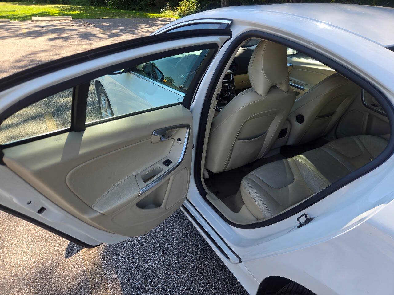 Used 2012 Volvo S60 T5 w/ Climate Pkg FWD image 31