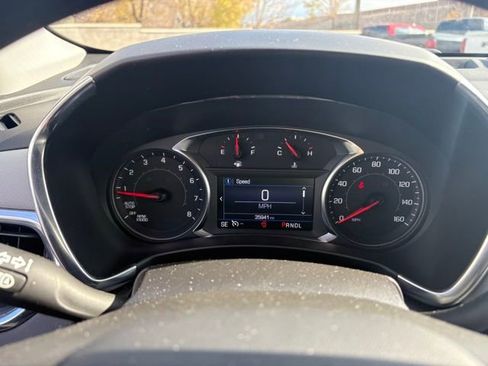 Used 2023 Chevrolet Equinox LT image 25