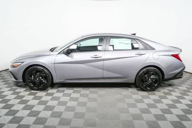 New 2026 Hyundai Elantra SEL FWD image 8