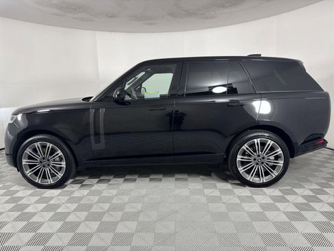 New 2025 Land Rover Range Rover SE image 2