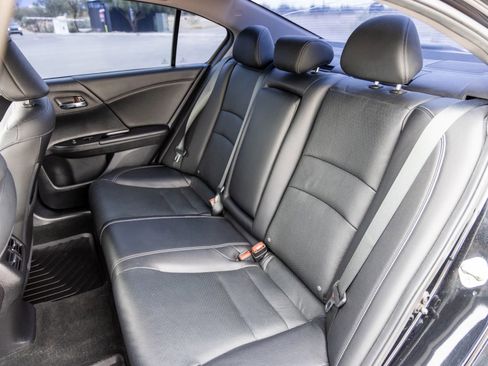 Used 2016 Honda Accord Touring image 22