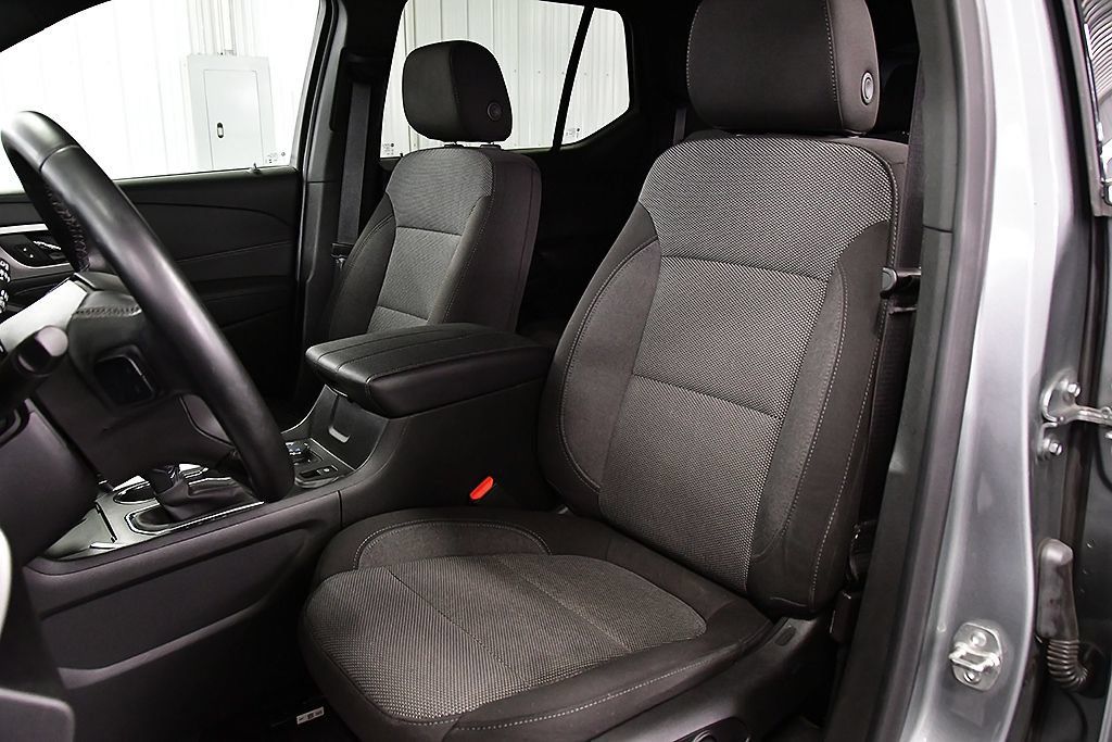 Used 2023 Chevrolet Traverse LT AWD/4WD image 27