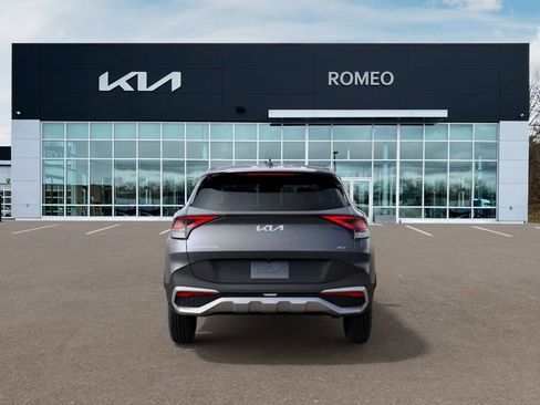 New 2025 Kia Sportage LX image 6