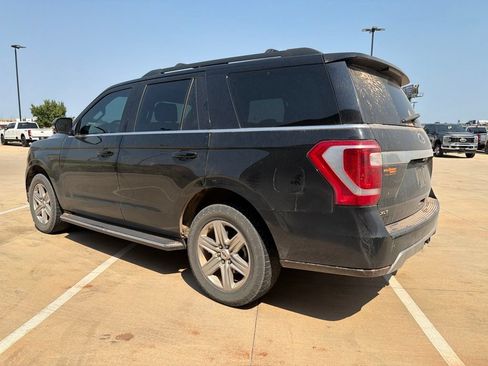 Used 2018 Ford Expedition XLT w/ Equipment Group 202A AWD/4WD image 4