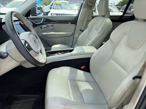 Used 2019 Volvo XC90 T6 Momentum w/ Advanced Package AWD/4WD image 7