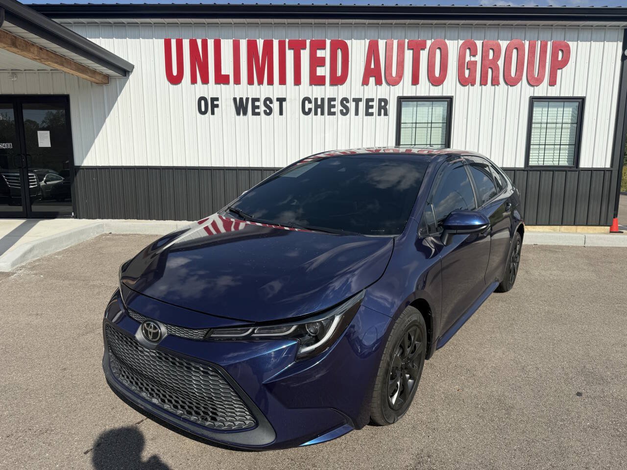 Used 2021 Toyota Corolla LE FWD image 1