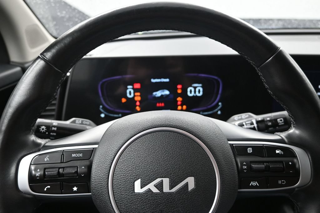 Used 2023 Kia Sportage EX AWD/4WD image 14