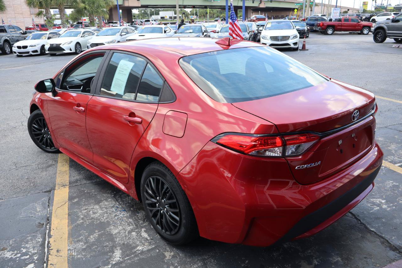 Used 2021 Toyota Corolla LE FWD image 5
