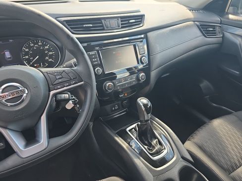 Used 2018 Nissan Rogue S AWD/4WD image 15