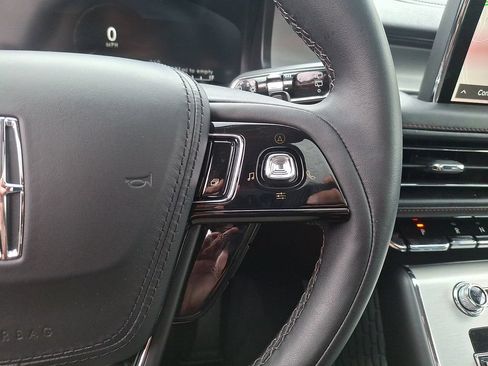 Used 2023 Lincoln Aviator AWD w/ Premium Package image 24