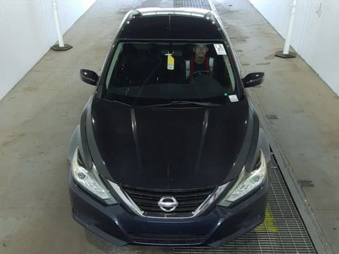 Used 2017 Nissan Altima 2.5 S w/ Power Driver Seat Package FWD image 4