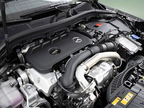 Used 2025 Mercedes-Benz GLA 250 image 12