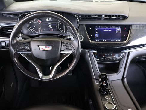 Used 2023 Cadillac XT6 Sport image 14