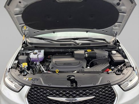 New 2026 Chrysler Pacifica Select FWD image 9