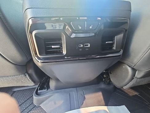 Used 2023 Chevrolet Silverado 1500 ZR2 w/ Technology Package image 38