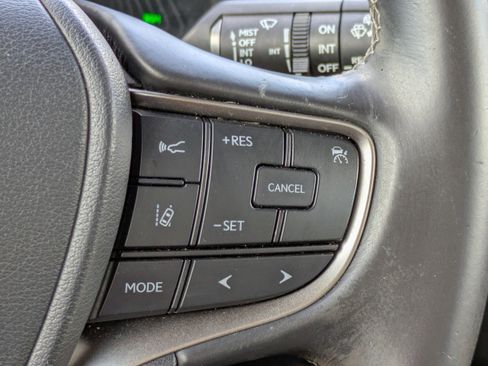 Used 2020 Lexus UX 200 image 27