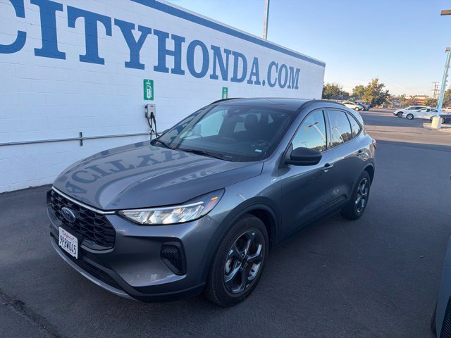 Used 2025 Ford Escape ST-Line FWD image 1