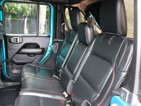 Used 2019 Jeep Wrangler Unlimited Rubicon image 16