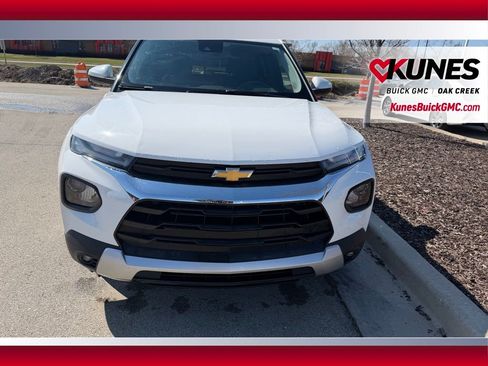 Used 2023 Chevrolet TrailBlazer LT w/ Convenience Package image 3