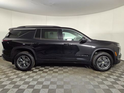 Used 2024 Chevrolet Traverse LT image 6