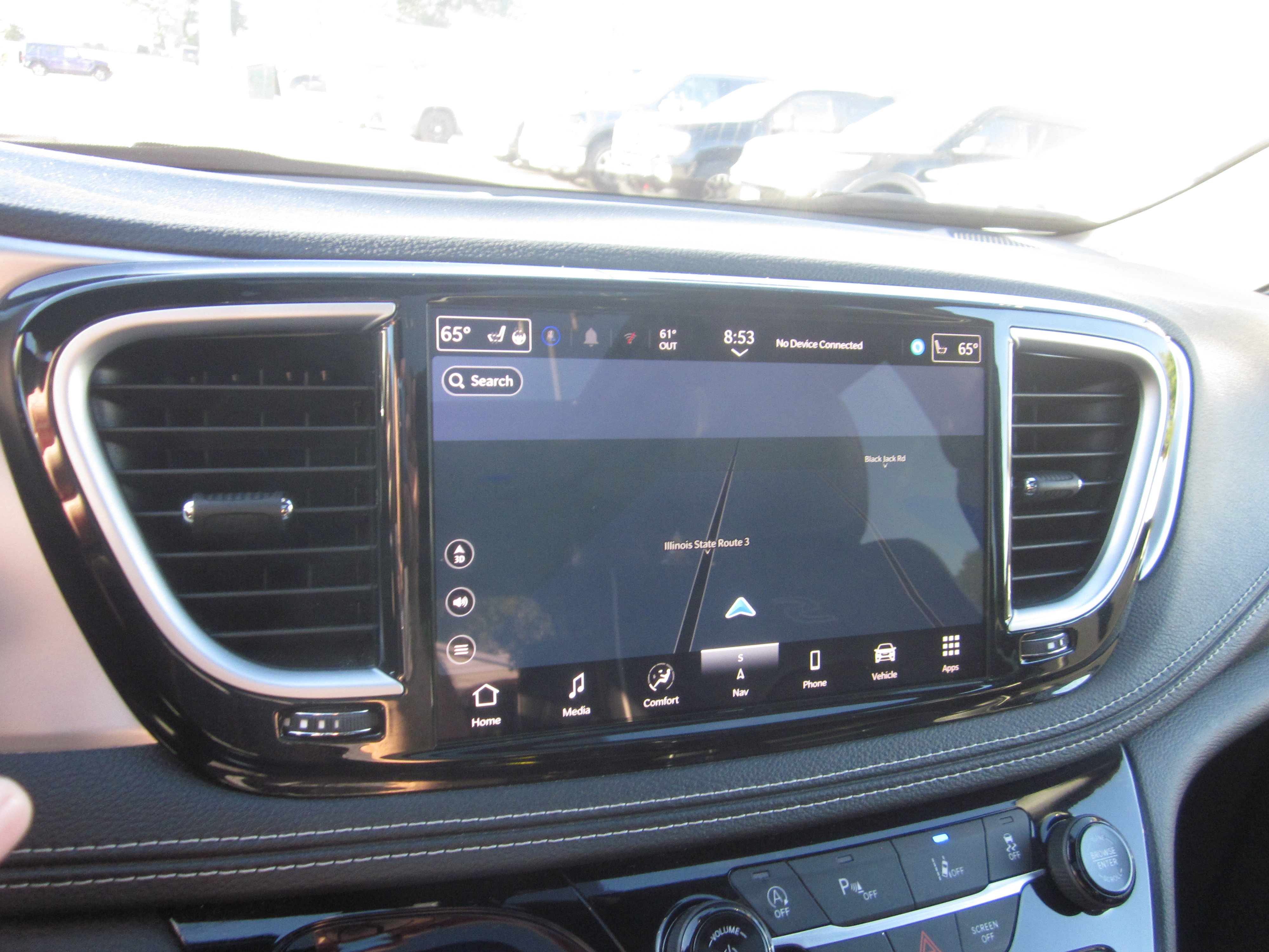 Used 2025 Chrysler Pacifica Limited FWD image 19