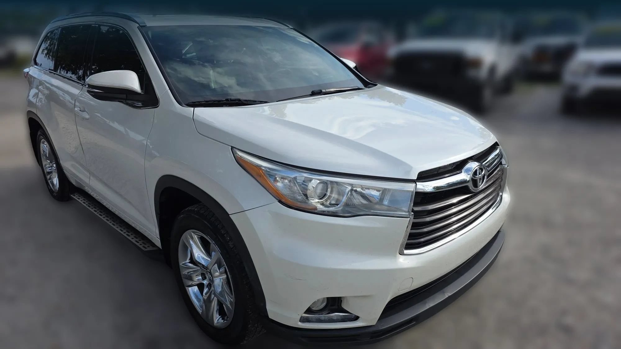 Used 2016 Toyota Highlander Limited FWD image 3