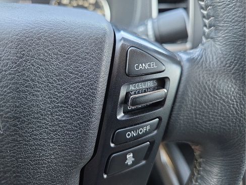 Used 2022 Nissan Frontier SV w/ Technology Package image 18