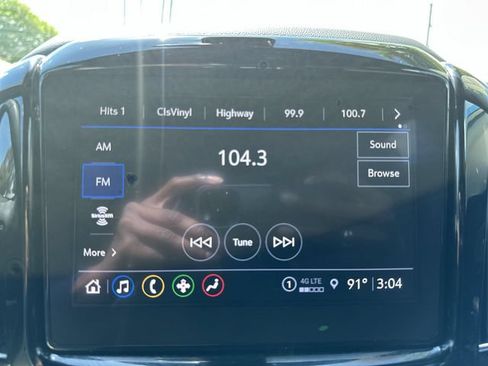 Used 2023 Chevrolet Traverse LT FWD image 25