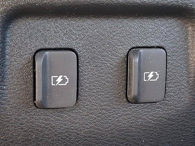 Certified 2023 Nissan Kicks SR FWD image 12