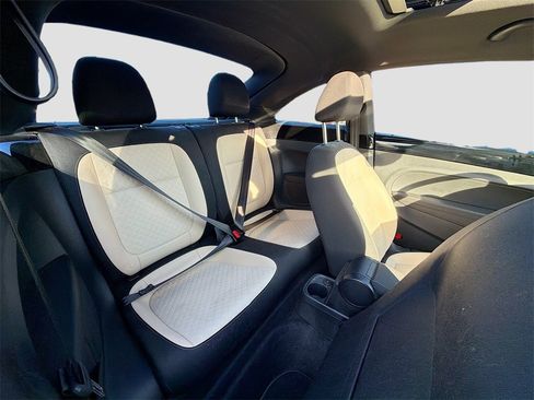 Used 2019 Volkswagen Beetle 2.0T SE image 26