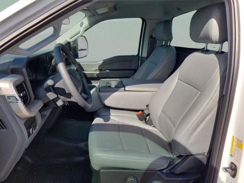 New 2026 Ford F250 XL w/ F-250 >10K GVWR Package image 7