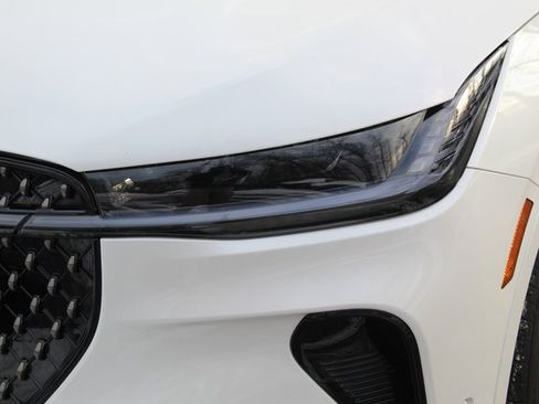 Certified 2024 Lincoln Nautilus Black Label image 11