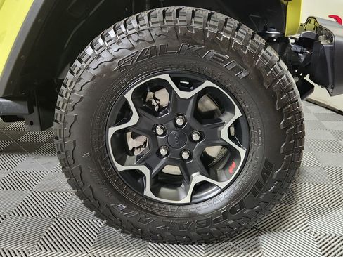 Used 2023 Jeep Gladiator Rubicon w/ Cold Weather Group image 12